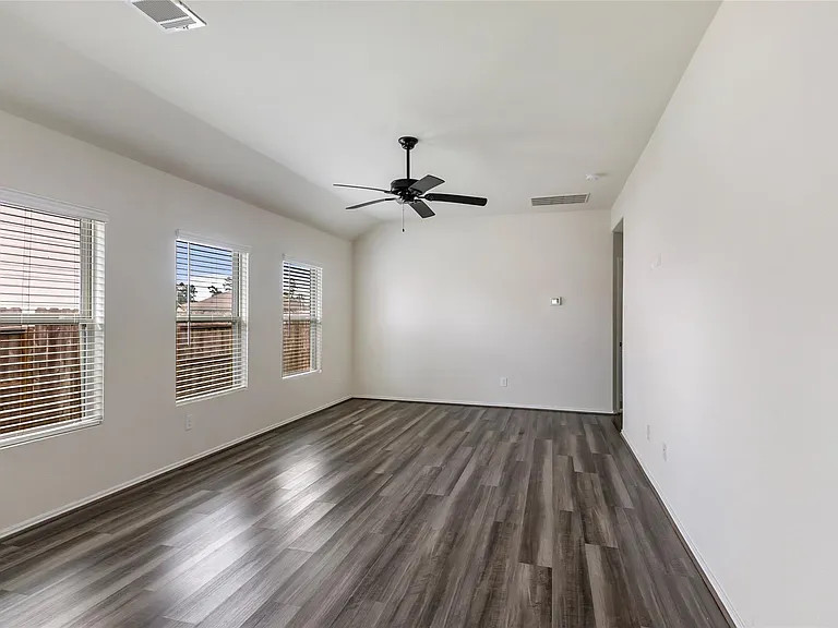 5858 Rosehill Forest Ln — Photo 2