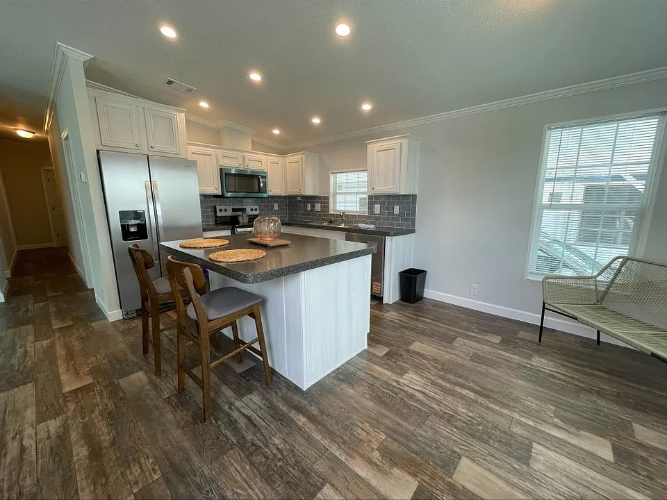 2425 Harden Blvd #23