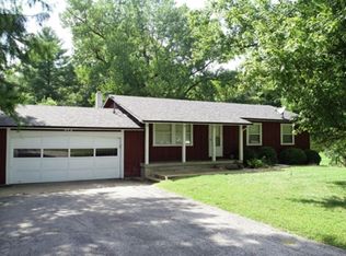 91 Pineview Rd, Carbondale, IL 62901