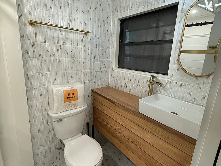1204 Linden Pl #C — Photo 9