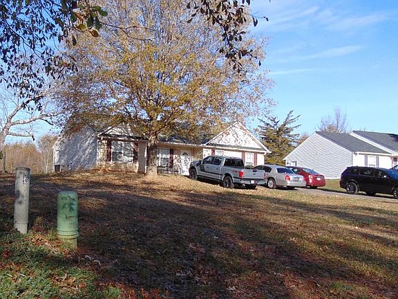 3rd image of 378 Edwards Rd