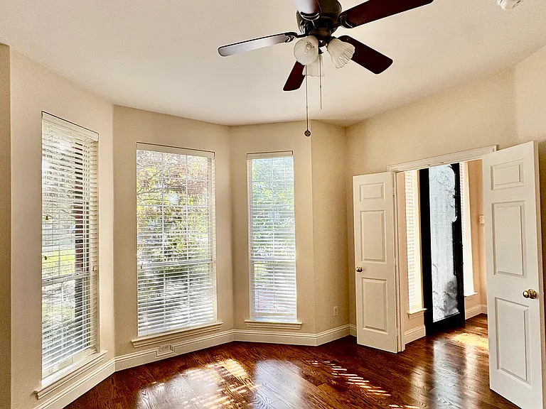 2720 Millwood Dr — Photo 6