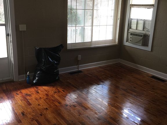 3rd image of 1021 Willowbrook Dr
