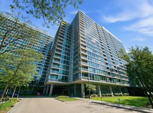 9655 Woods Dr Unit 1806, Skokie, IL 60077