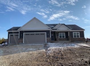 2645 Backwoods Cir, Slinger, WI 53086