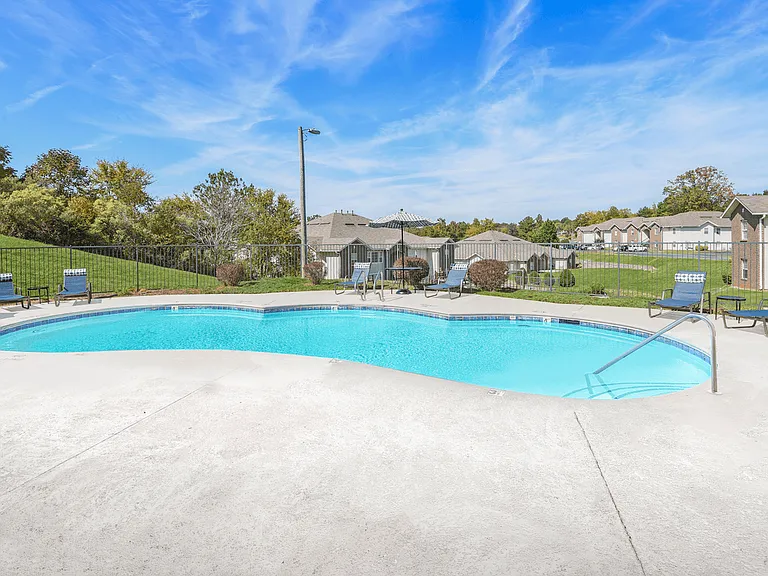 Oak Crest Apartments — Photo 6
