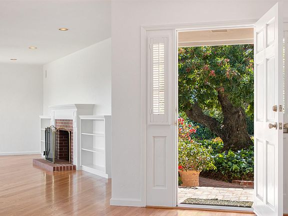 4th image of 3572 Liggett Dr
