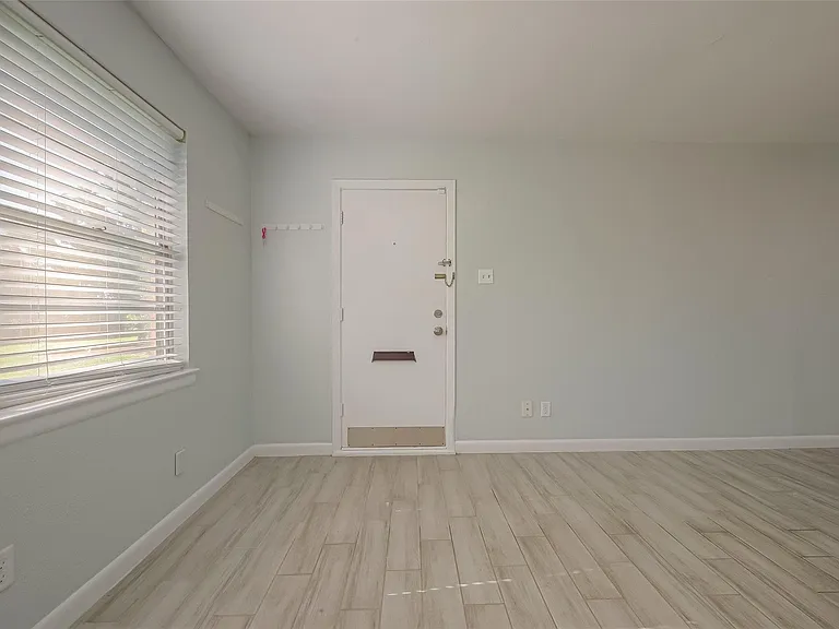 3426 Bradford St — Photo 8