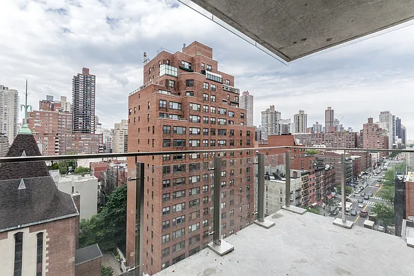 Rented by Bond New York | media 4