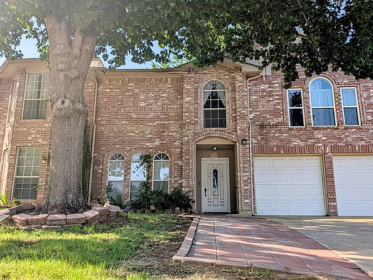 3216 Meadowview Dr — Photo 3