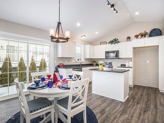 5th image of 9227 Cottage Bnd #30