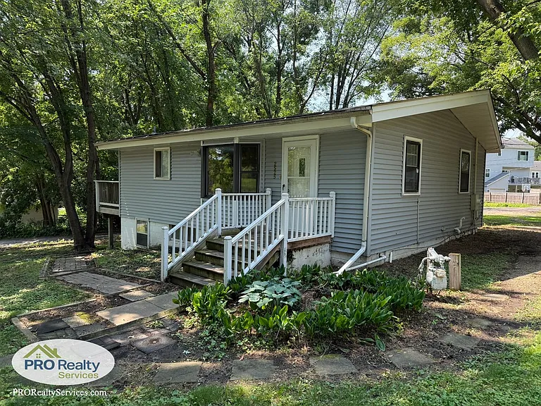 2525 Nathan Ln N — Photo 21