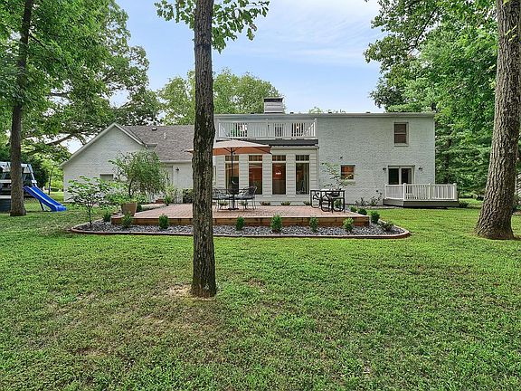 2nd image of 820 Timberlake Dr