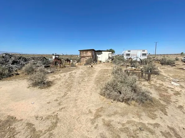 267 Bella Vista Dr, Adelanto, CA 92301