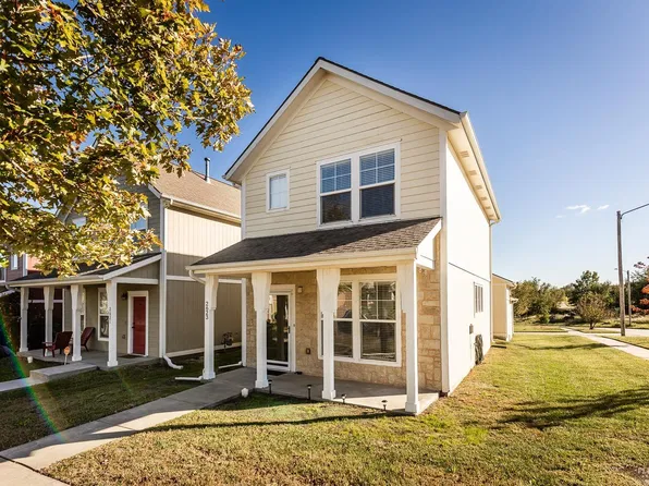 2623 Valentine Ln, Junction City, KS 66441