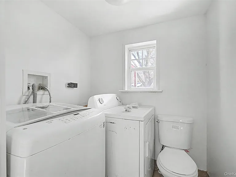 241 N Main St — Photo 11
