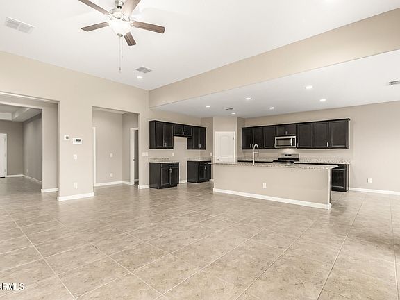 4th image of 30520 W CLARENDON Avenue
