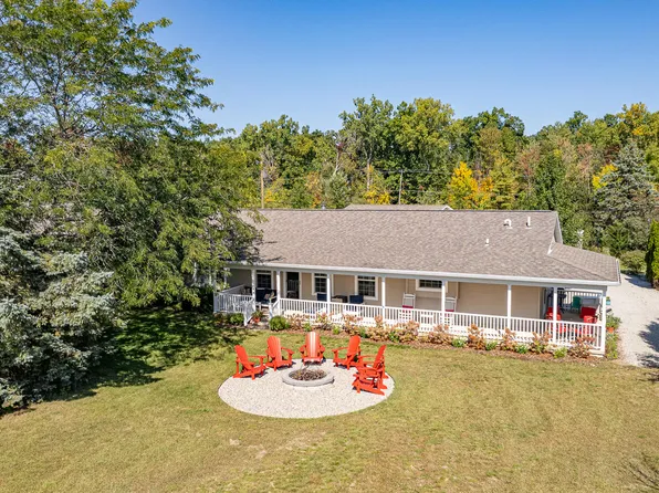 1059 Wamplers Lake Rd, Brooklyn, MI 49230