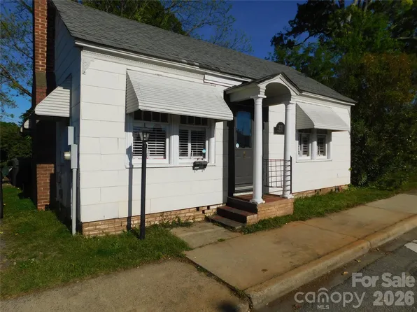 221 Charlotte Ave, Rock Hill, SC 29730