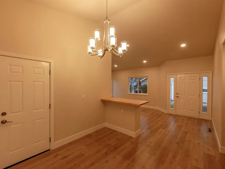 7562 Wheeldale Cir — Photo 9