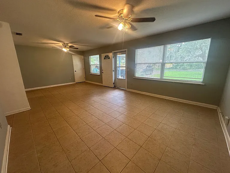 1510 Laurel St — Photo 12