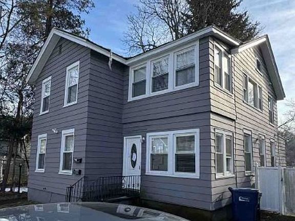 2nd image of 2 Locke St