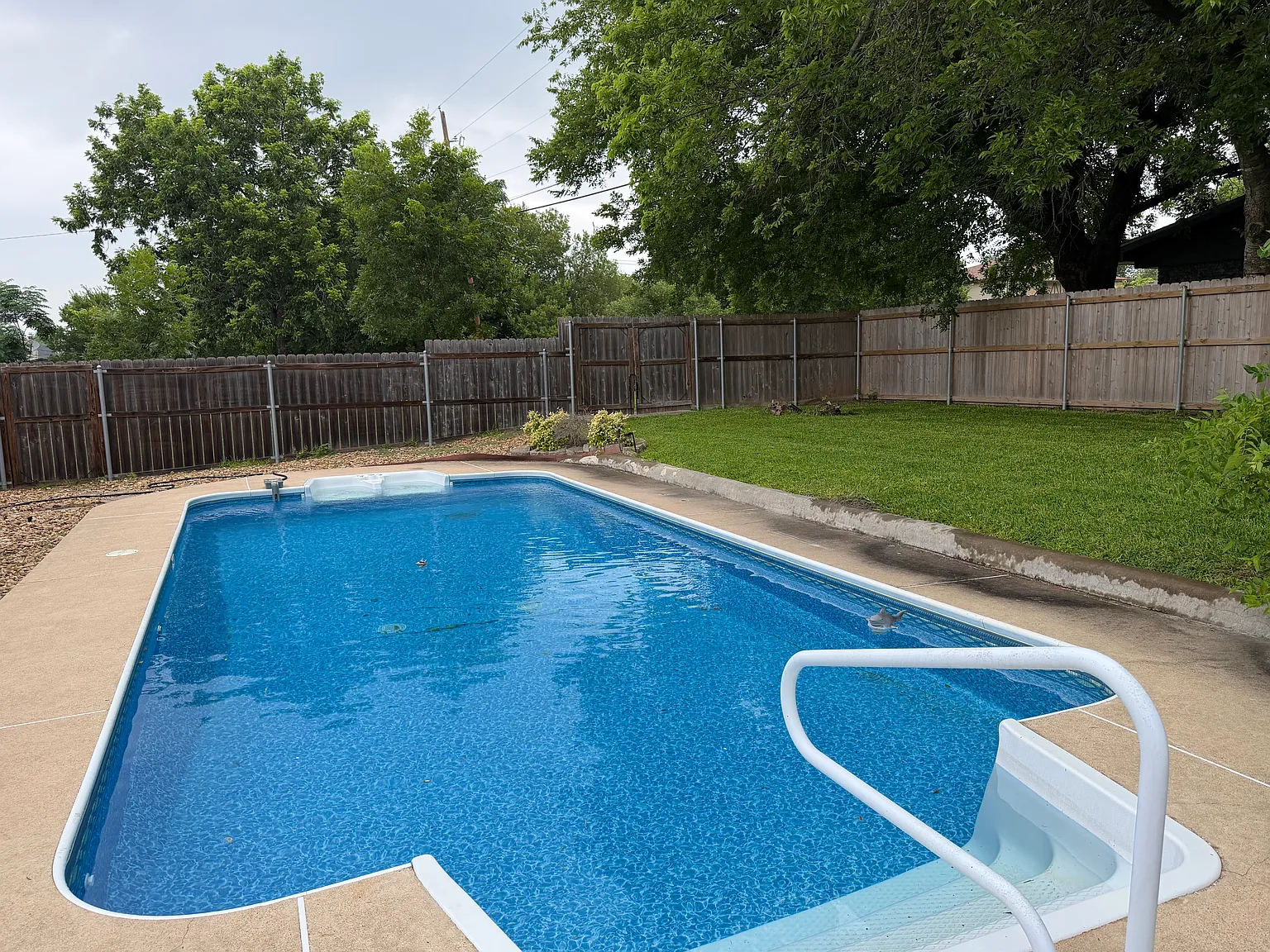 4 bed, 2296 sqft, $2,395 — Photo 4