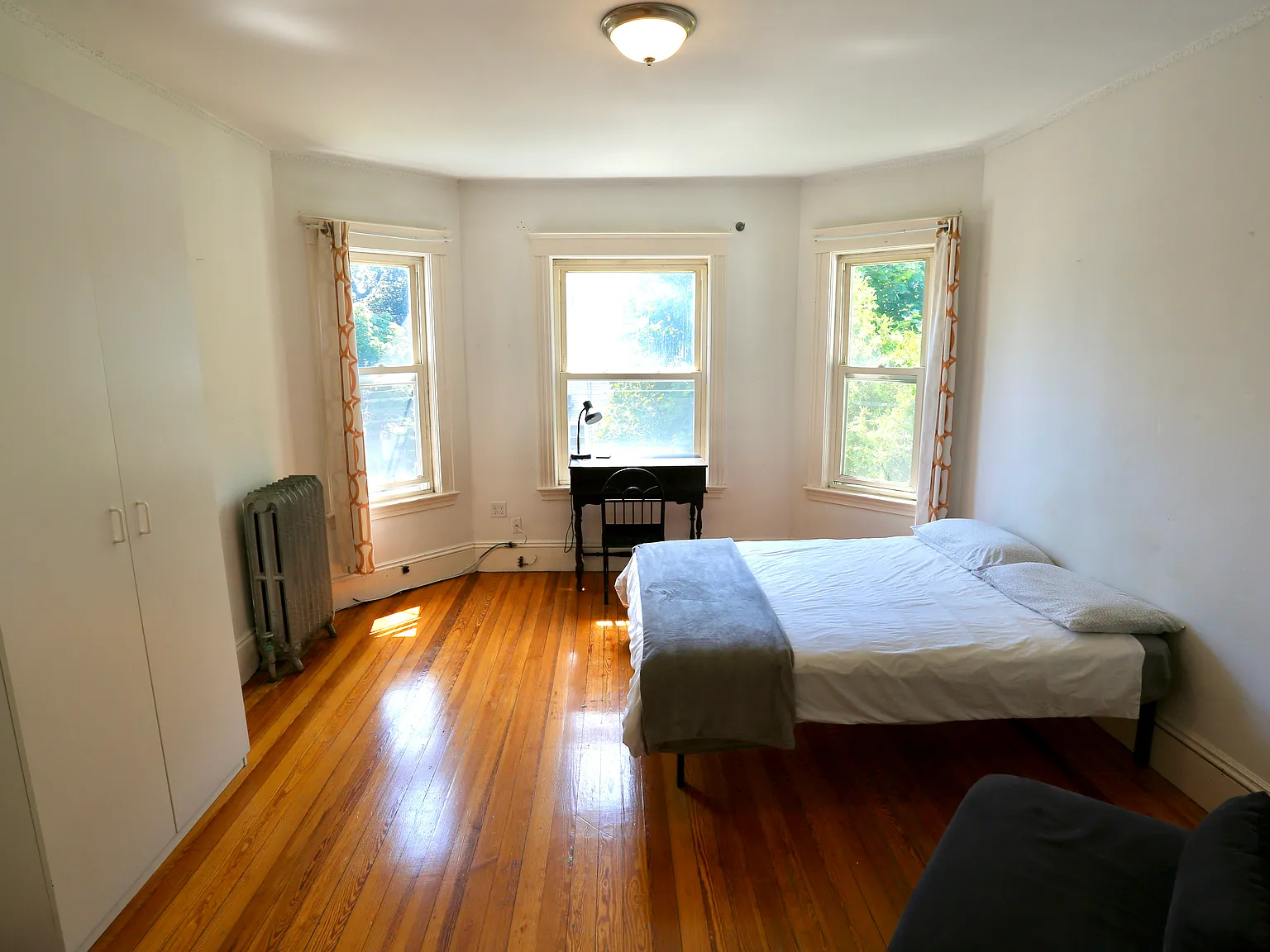 3 bed, $2,500 — Photo 2