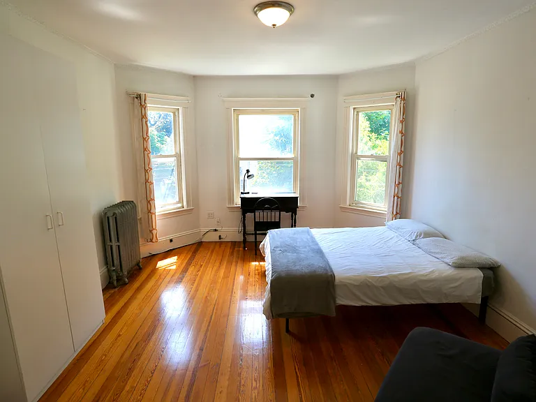 124 Forest St #2 — Photo 2