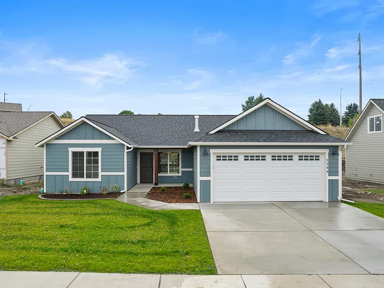 3284 N Carriage Ct — Photo 1