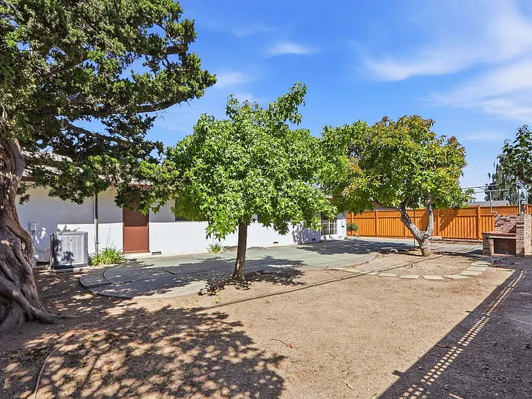 1498 S Mary Ave — Photo 35