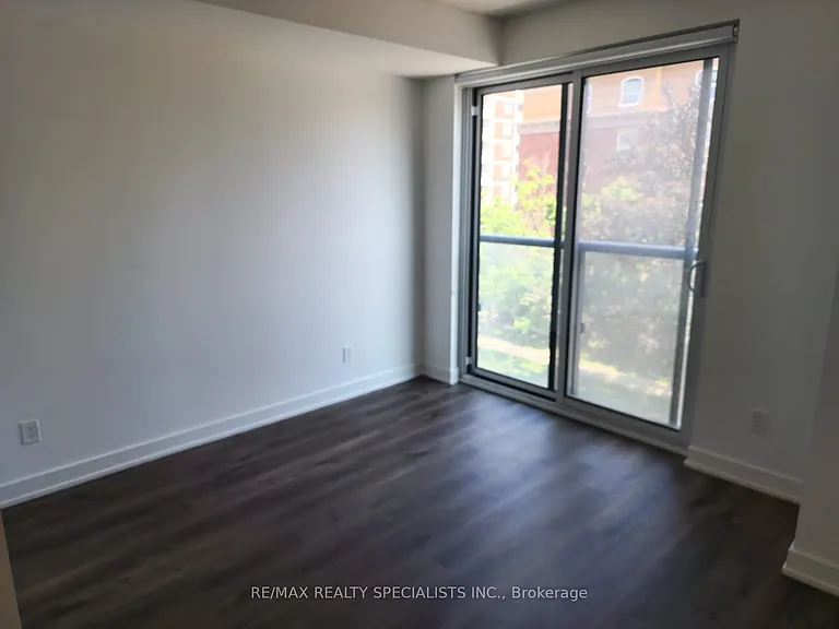 370 Martha St S #204 — Photo 17