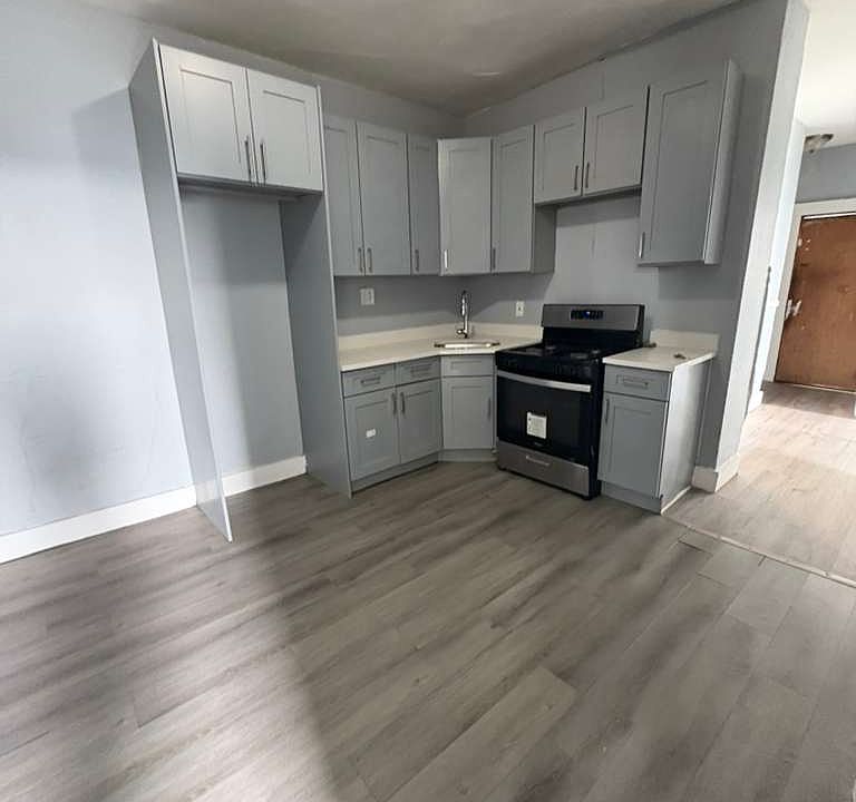 1st image of 182 Hawthorne Ave #1
