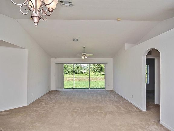 4th image of 1014 Manikin Ave S