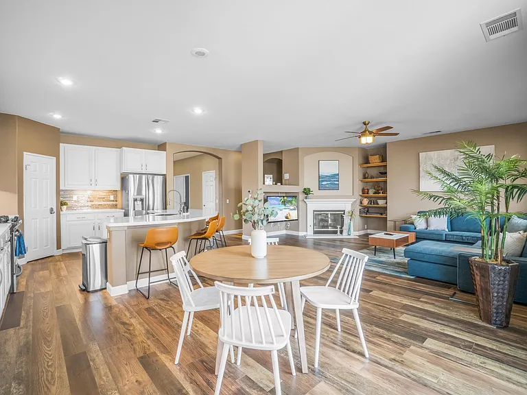 32154 Renoir Rd — Photo 9