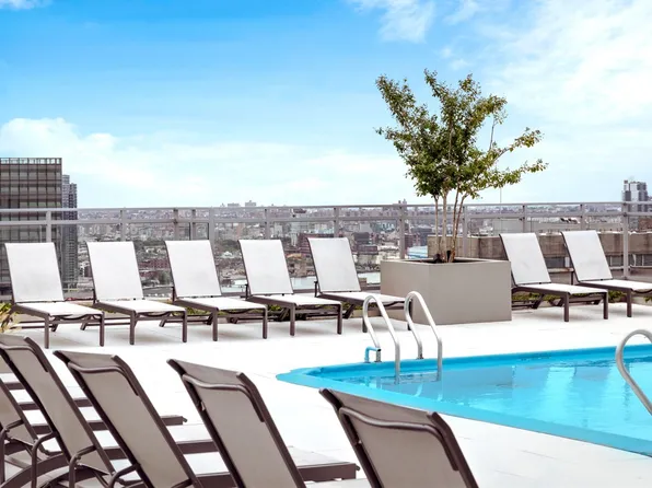 300 East 34th Street image 39 of 47