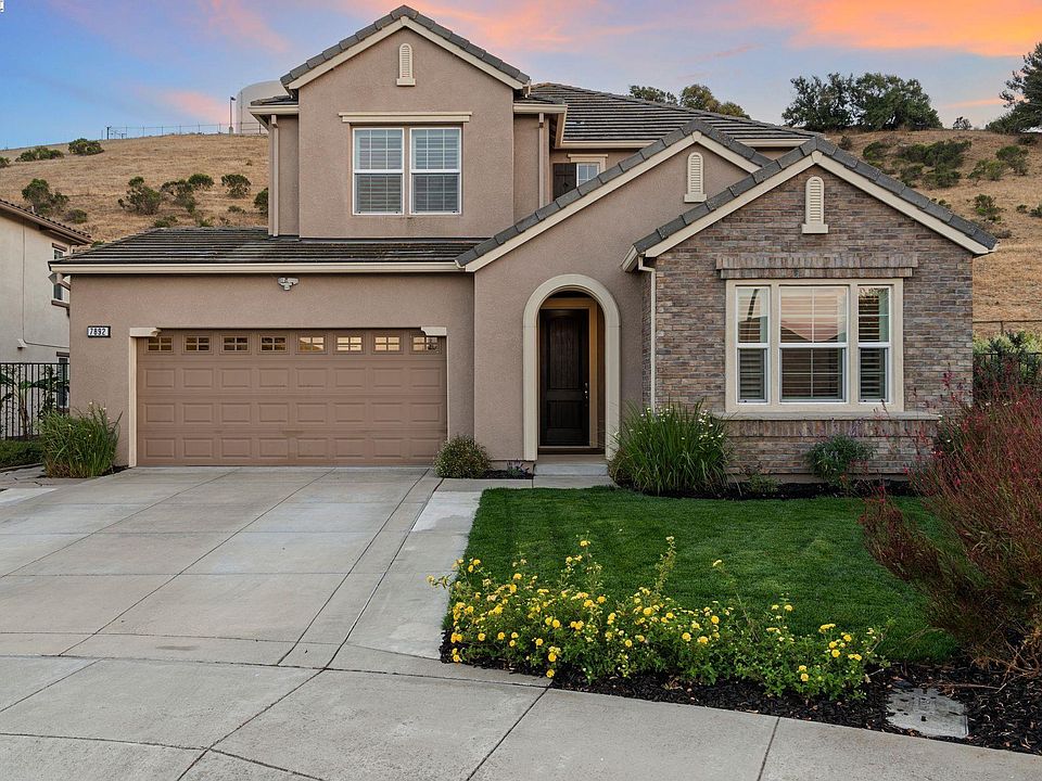 1st image of 7892 Kelly Canyon Pl