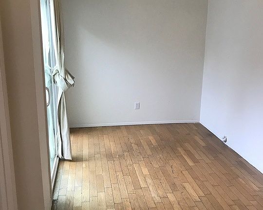5th image of 2572 Loma Vista Dr