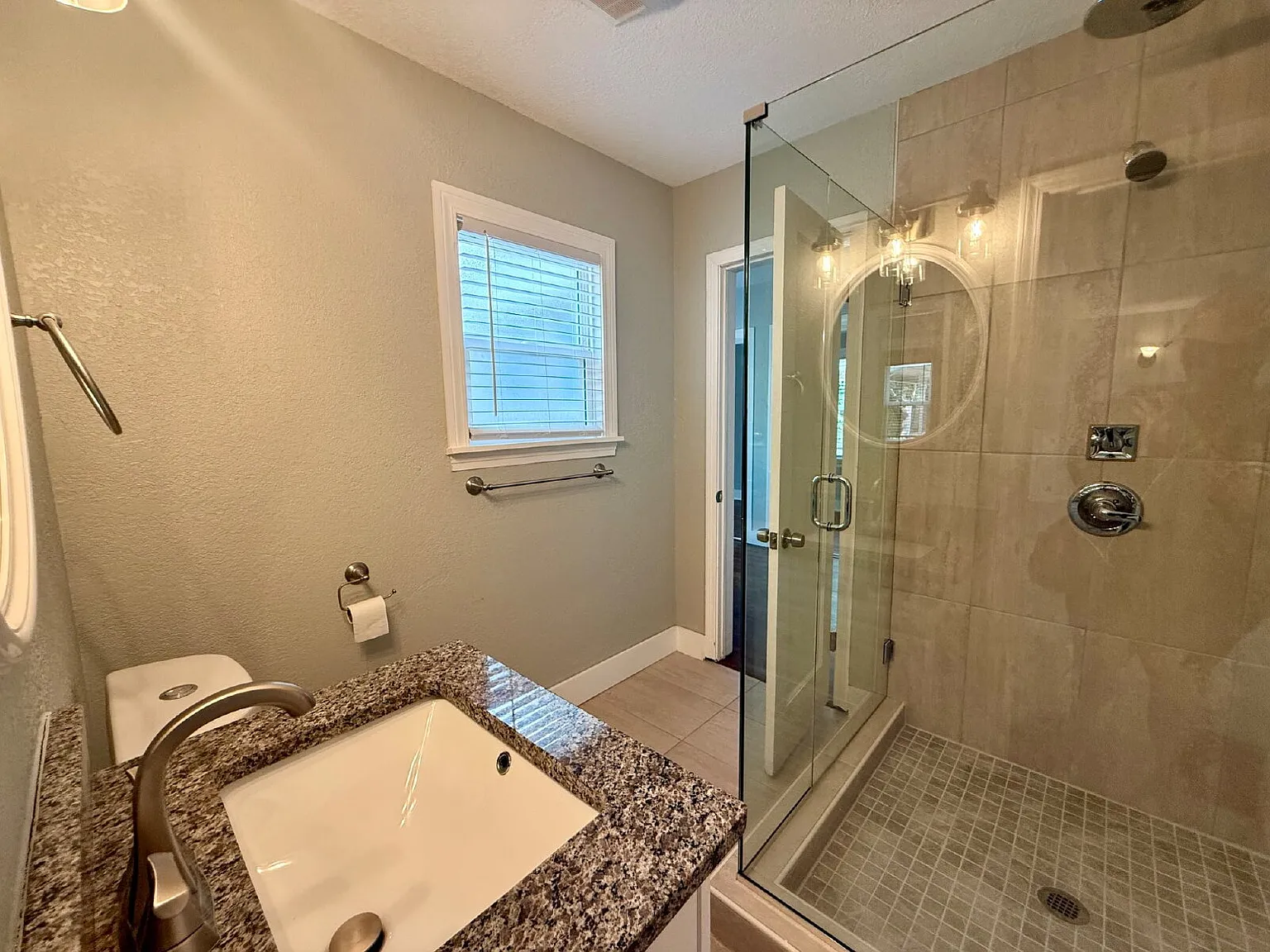 3 bed, 2.0 bath, 1790 sqft, $1,495 — Photo 3