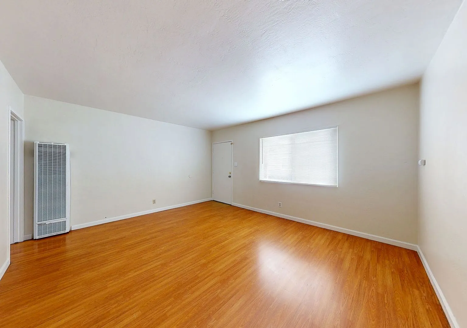 22815 Grand Street — Photo 2