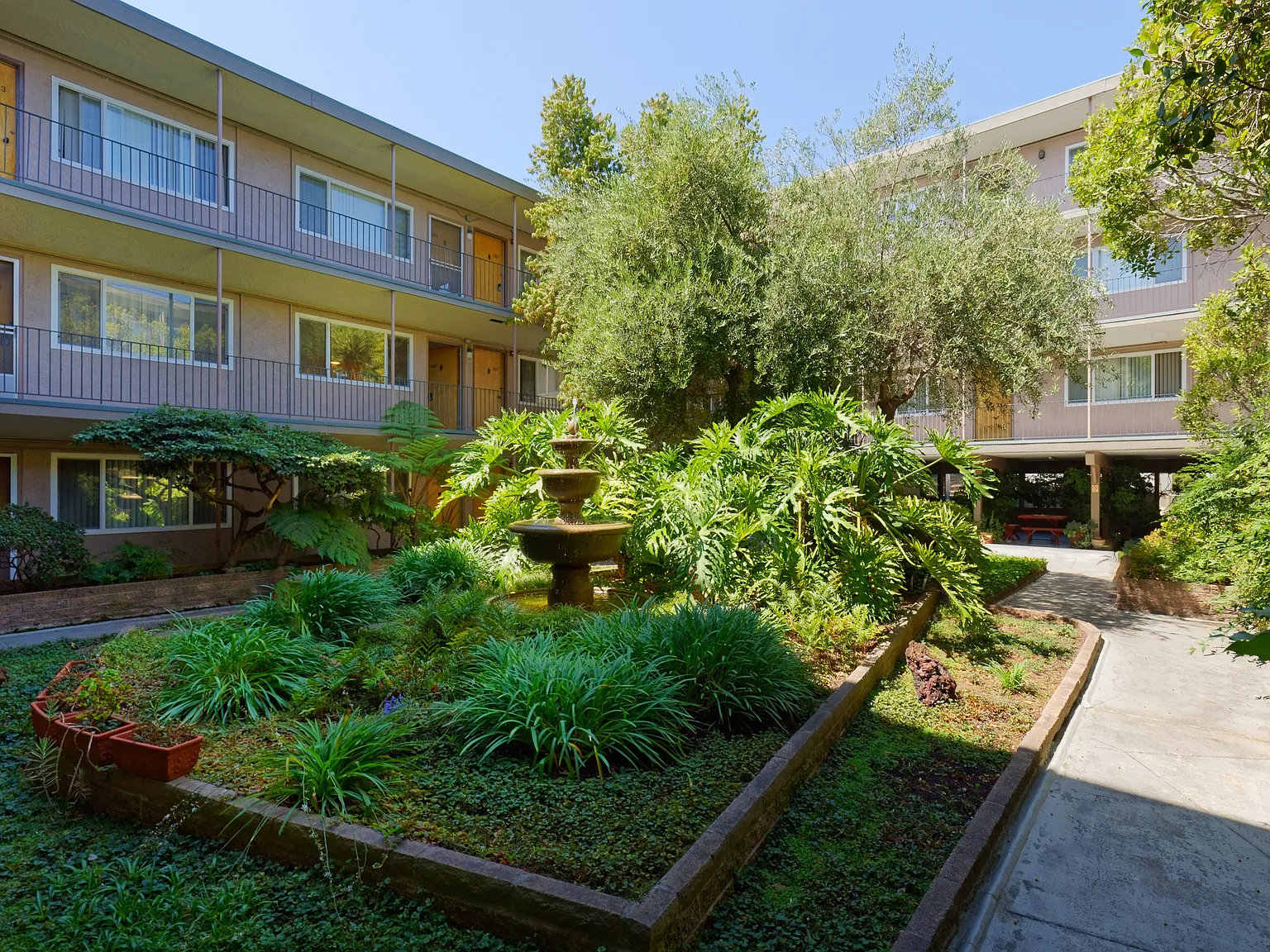 184 Callan — Photo 3