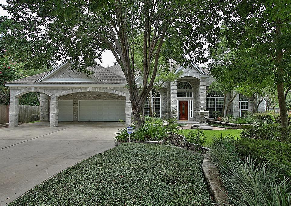 1st image of 7118 Centre Oaks Dr