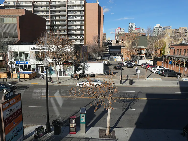1019 17th Ave SW — Photo 39