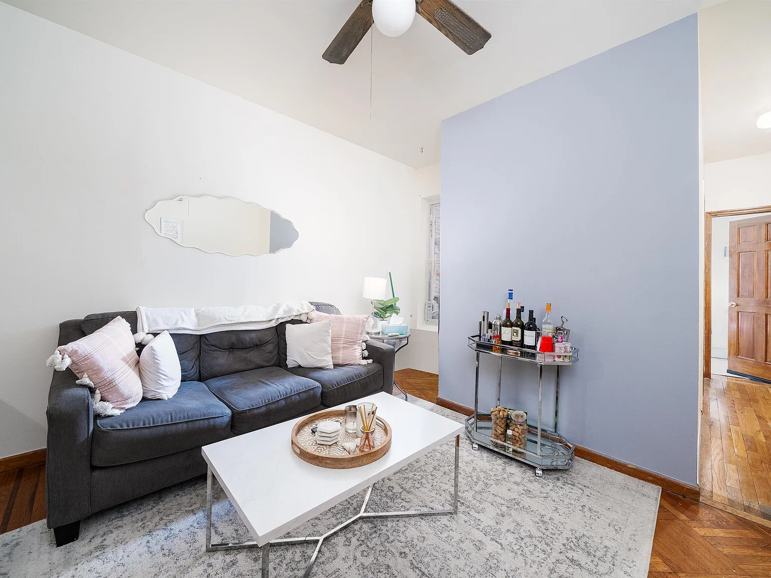 2 bed, 1.0 bath, 710 sqft, $3,400 — Photo 2