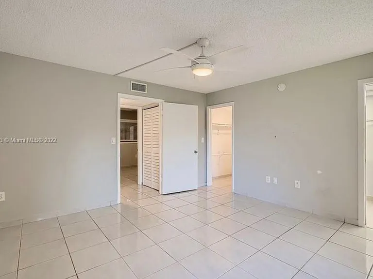 8015 SW 107th Ave #122 — Photo 16
