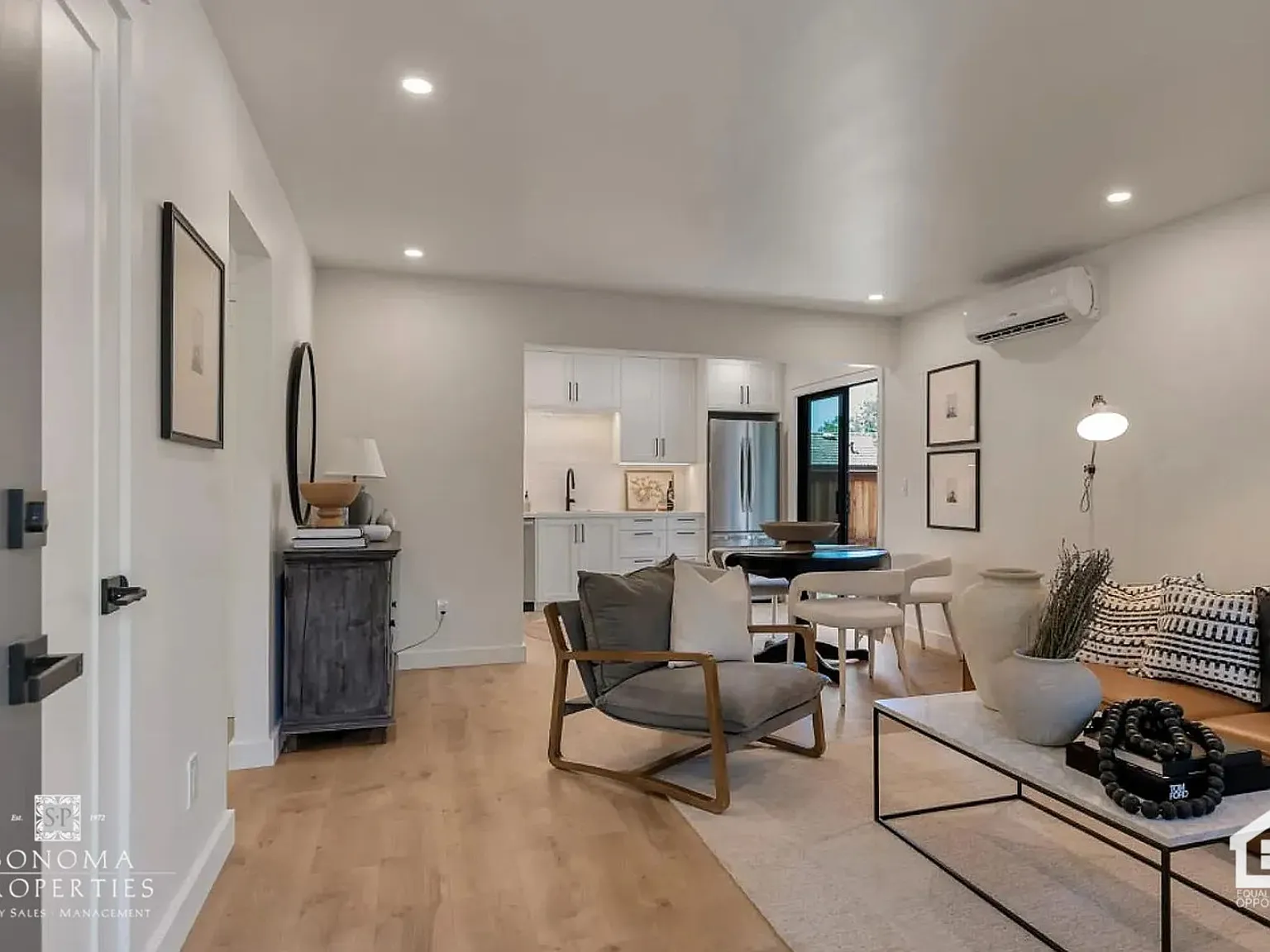 Modern Downstairs 2-Bedroom Unit Minutes from Sonoma Plaza — Photo 2