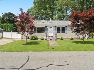 49 Cottage Grove Ave, Warwick, RI 02889