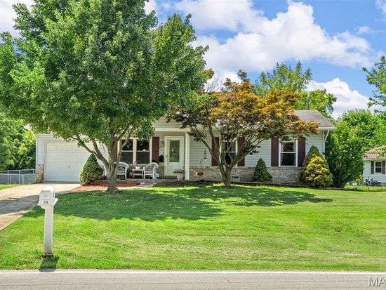 226 Westwoods Rd, Wright City, MO 63390