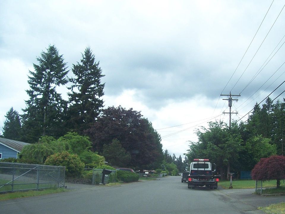 2nd image of 1909 Sycamore St SE