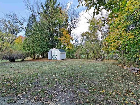 4th image of 1 Riverview Dr